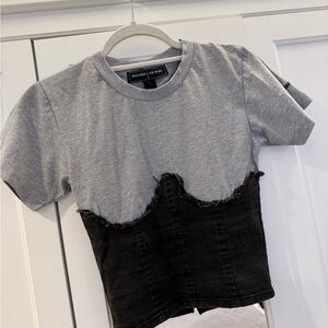 Maniere De Voir Two-Tone Gray & Black Short Sleeve Top